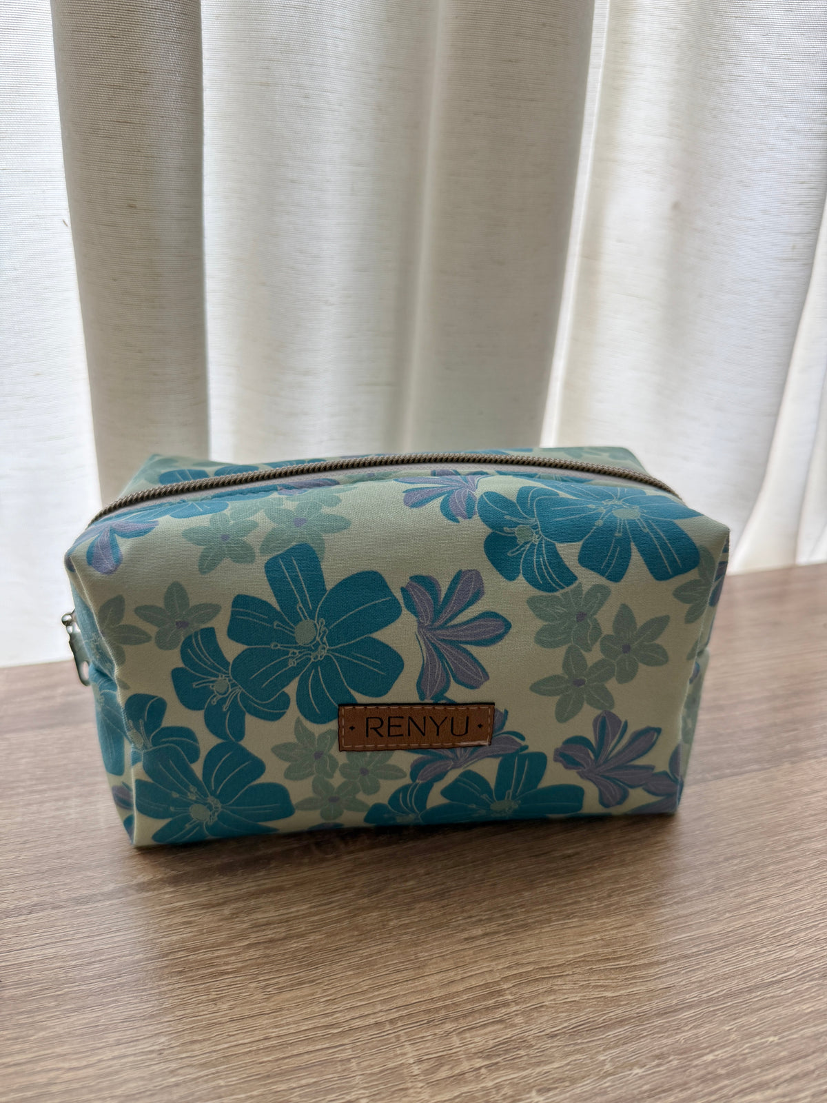 Boxy Pouch (Med)