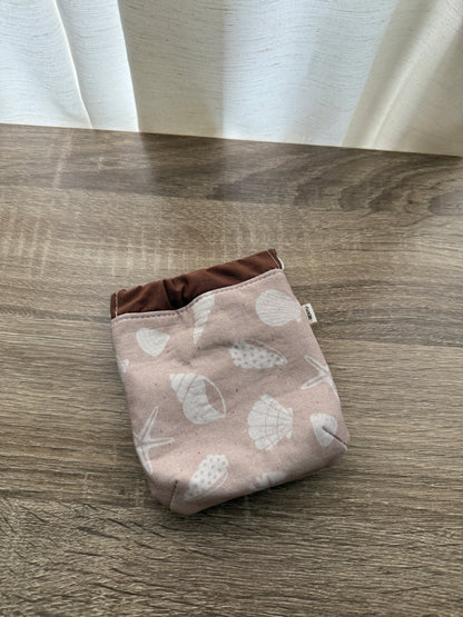 Squeeze pouch