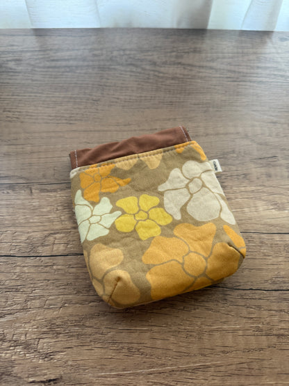 Squeeze pouch