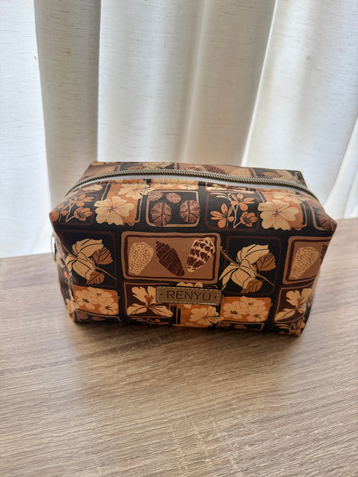 Boxy Pouch (Med)