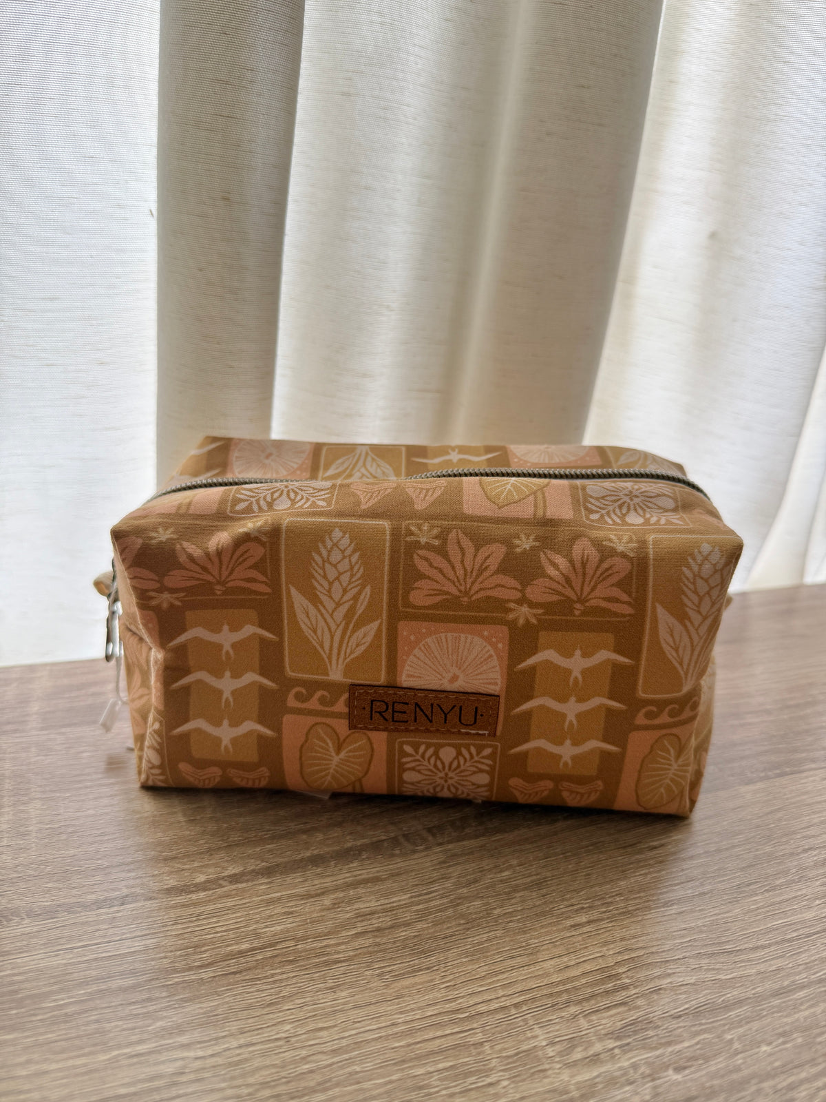 Boxy Pouch (Med)