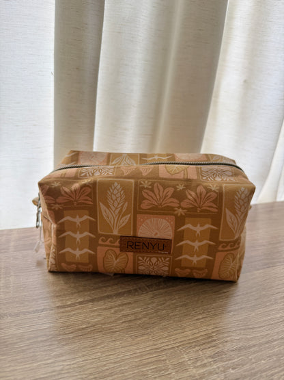 Boxy Pouch (Med)