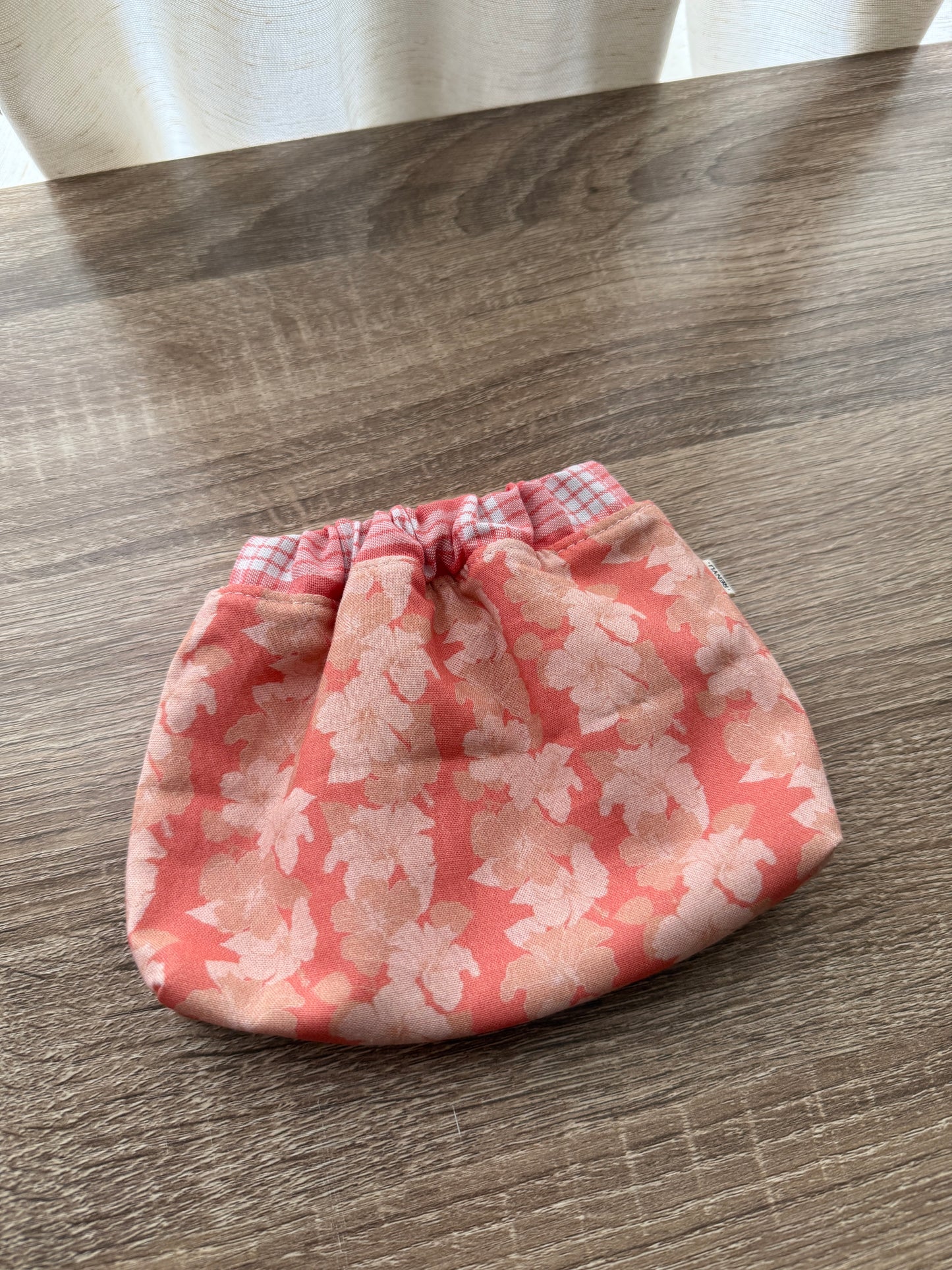 Squeeze pouch