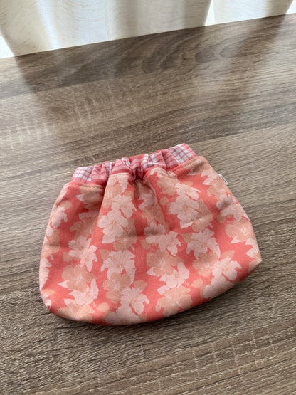 Squeeze pouch
