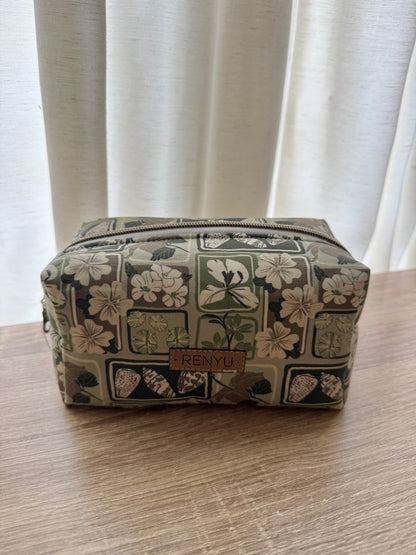 Boxy Pouch (Med)