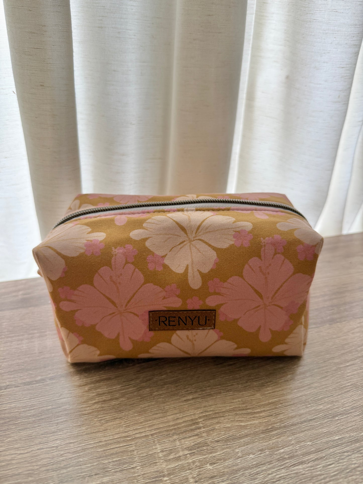 Boxy Pouch (Med)