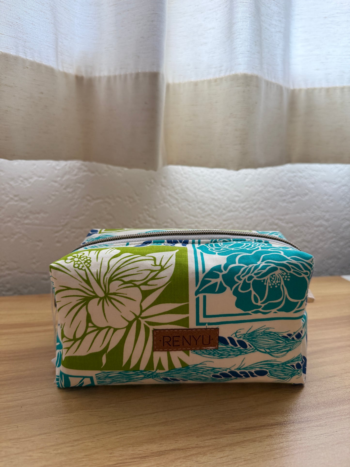 Boxy Pouch (Med)