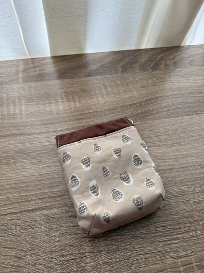 Squeeze pouch