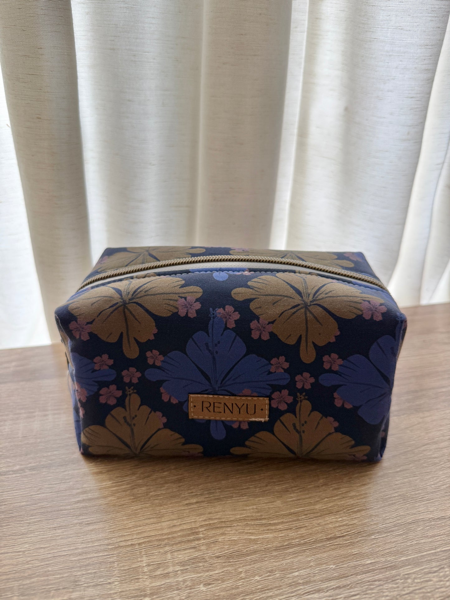 Boxy Pouch (Med)