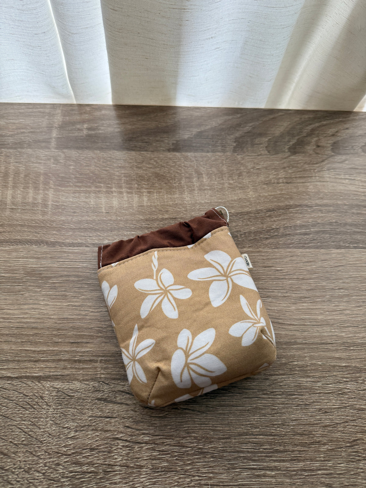 Squeeze pouch