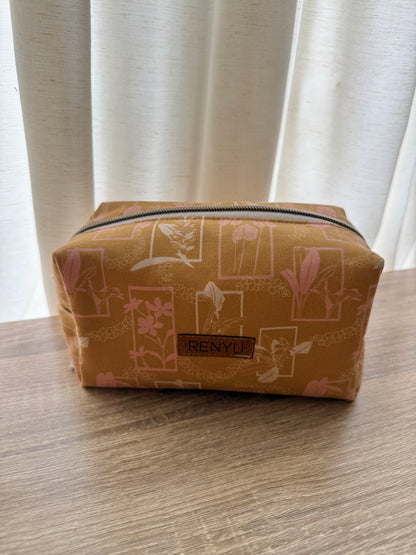 Boxy Pouch (Med)